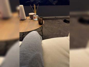 HiddenDesires webcam model stream image