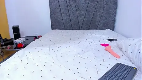 bella-black webcam model stream image