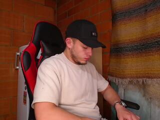 Davis Brave webcam model stream image