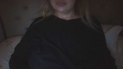 EllaLuxe webcam model stream image