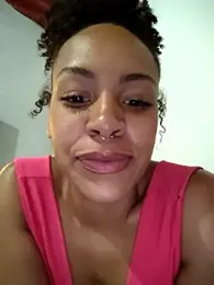 Julia_Pretinha webcam model stream image