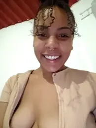 Julia_Pretinha webcam model stream image