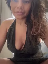 ROUSSH webcam model stream image