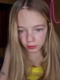 -veranito- webcam model stream image