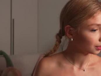 april_blush webcam model stream image