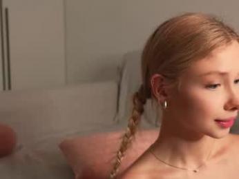 april_blush webcam model stream image