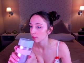 lexi-split webcam model stream image