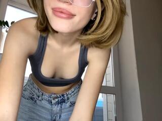 Jazmine Hoevel webcam model stream image