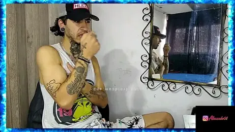Tattoboy19cm webcam model stream image