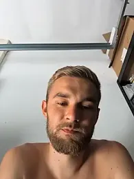 Benjamiinlt webcam stripchat model stream image