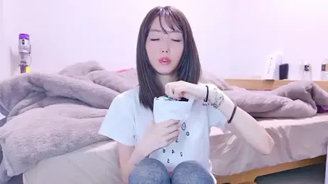 xx_natsumegu_xx webcam model stream image