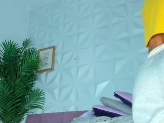 hellen-sky webcam model stream image