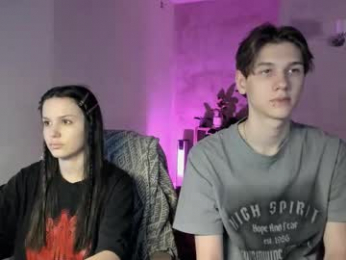 yourher0in webcam model stream image