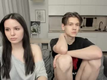 yourher0in webcam model stream image