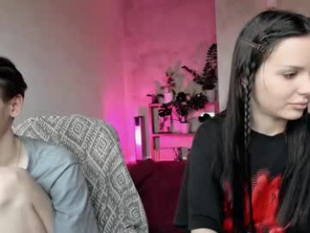 yourher0in webcam model stream image