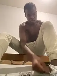 leumas_gg webcam model stream image