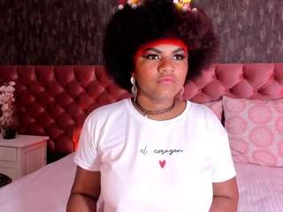 larajonnesx webcam camsoda model stream image