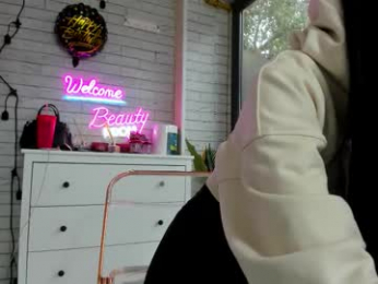 britney_charm webcam model stream image