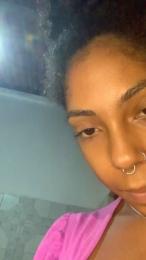 julialoyola_ webcam model stream image