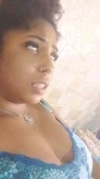 julialoyola_ webcam model stream image