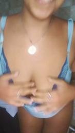 julialoyola_ webcam model stream image