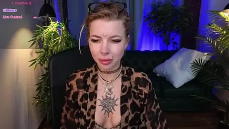 trixxxie_ webcam model stream image