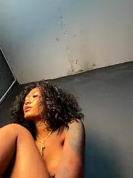 thai-dreamgirl webcam model stream image