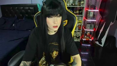 Yummypink webcam model stream image