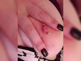 ElaIzza webcam model stream image