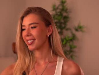 heyhorny_cb webcam model stream image