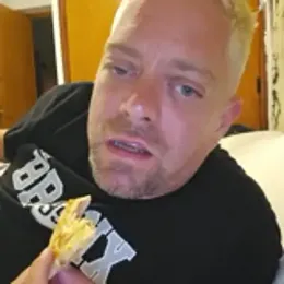 Trucker_Hunter webcam model stream image