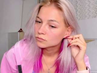 kristihoward webcam model stream image