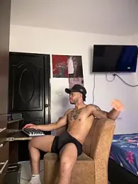 Kenny_romano webcam stripchat model stream image