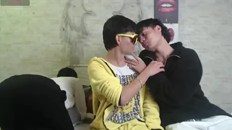 axel_milo_kairo_and_noa webcam model stream image