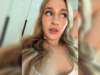 VictoriaBix webcam bongacams model stream image