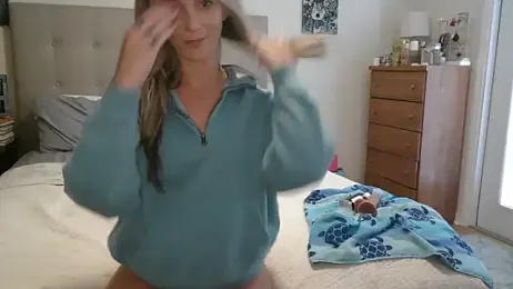 Heyitsmee33 webcam model stream image