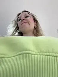 Teya_moon_ webcam model stream image