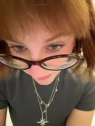 Only_April webcam model stream image