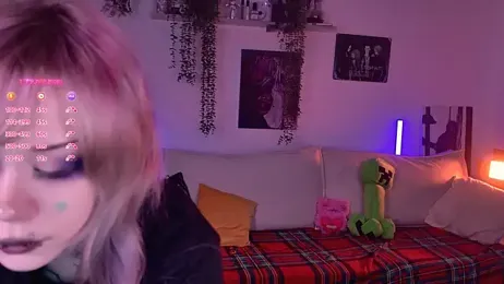 Lollyshy webcam stripchat model stream image