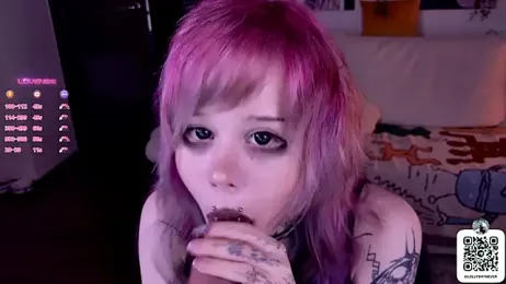 Lollyshy webcam model stream image