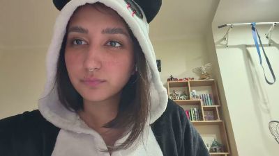 YingPopichak webcam cam4 model stream image
