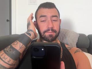 Izzi webcam model stream image