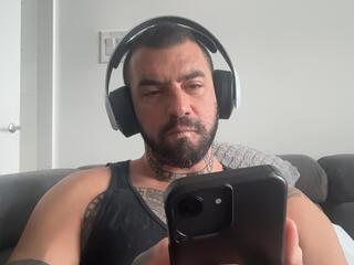 Izzi webcam model stream image