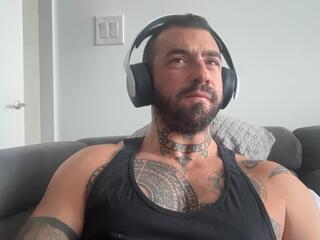 Izzi webcam model stream image