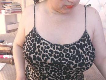 Maturepriscila webcam model stream image