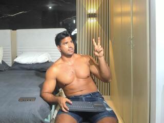 Sebasstian Toro webcam model stream image