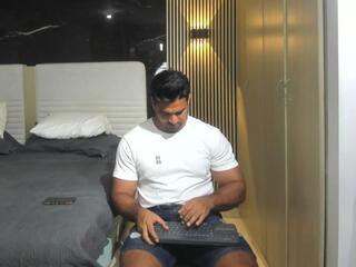 Sebasstian Toro webcam model stream image