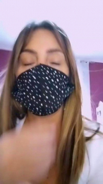 Akemy_room webcam model stream image