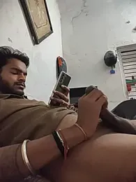 Herecallboyyash webcam model stream image