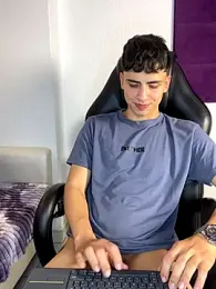 AdrianRinaldi webcam model stream image